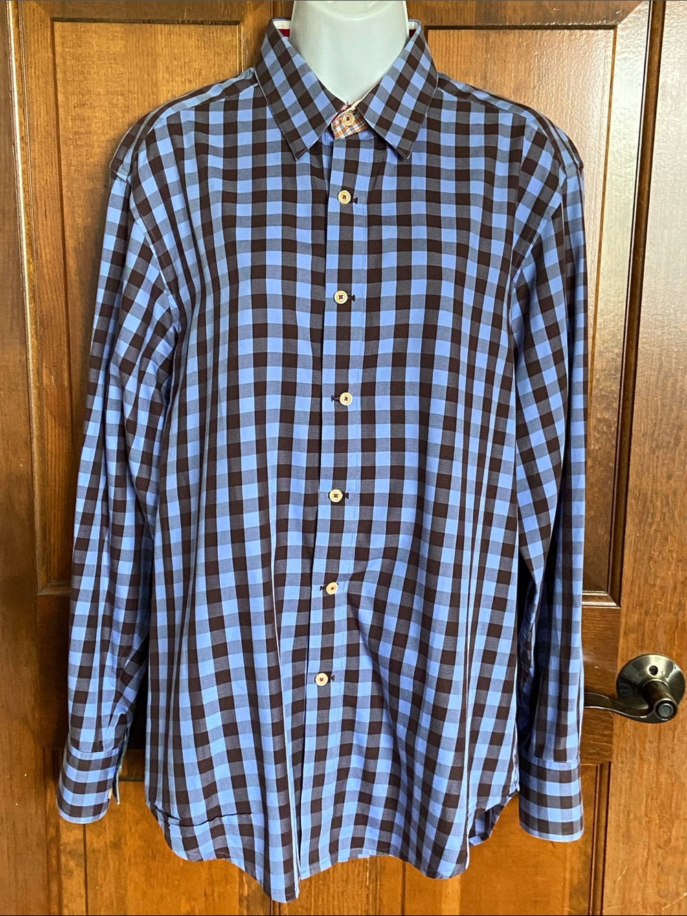 a Robert Graham long-sleeve button-down sport shirt blue and brown Size Medium